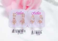 Artificial gemstone dazzling earrings