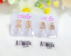 Dazzling gold earrings