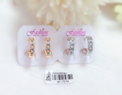 Simple dazzling earrings