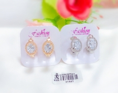 Artificial gemstone dazzling earrings