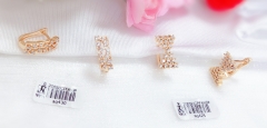 Exquisite attractive gold earrings