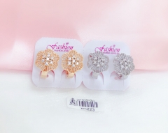 Flower style white zircon earring