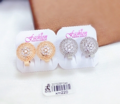 Round style white zircon earrings