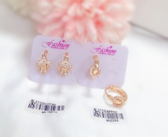 Hollow gold earrings