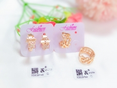 Irregular gold earrings