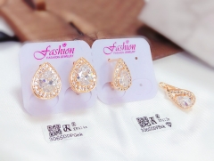 Water drop shape zircon gold earrings