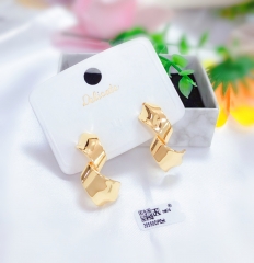 Irregular gold earrings