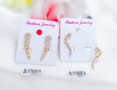 Simple gold earring