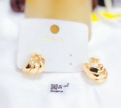 Irregular gold earrings