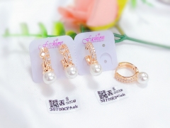 Gold style pearl earrings