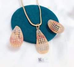 Mesh shaped hollowed out necklace earrings