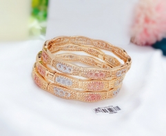 Irregular gold bangle set