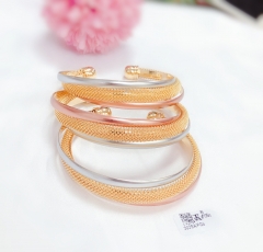 Glossy round arc gold color bangle set