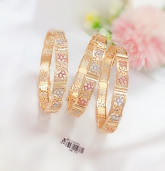 Flower shaped hollow out style bracelet