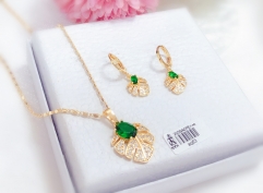 Green artificial gemstone leaf necklace and earrings