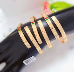 Classic Style Gold Popualr Bracelet