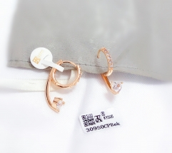 Irregular gold earrings