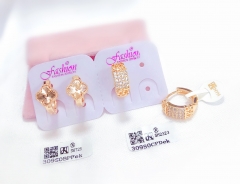 Gold trendy style earing