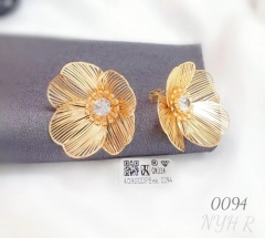 Blooming flower simple gold earrings