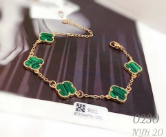 Lucky four leaf green style bracelet