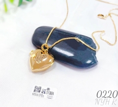 Heart-shaped bright necklace