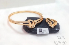 Classic and trendy gold bangle ring set