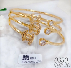 Classic and trendy gold bracelet set