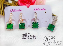 Green gem exquisite earrings