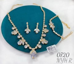 Fill zircon dazzling gold/silver jewelry set