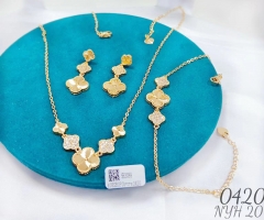 Lucky four leaf gold jewelry set