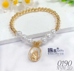 Irregular gold pendant pearl bangle