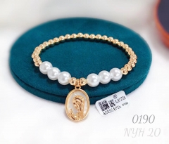 Irregular gold pendant pearl bangle