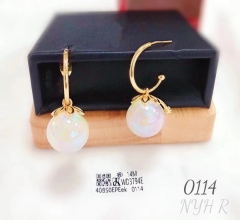 Gradient Pearl Gold Earrings