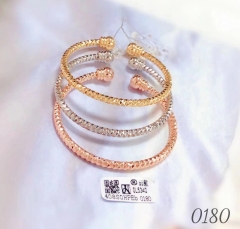 Simple shiny bangle set