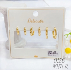 Simple gold earring