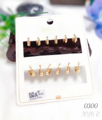 Simple gold earring