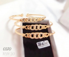 Fashion gorgeous gold bangle set