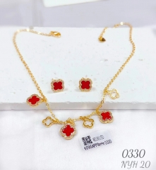 Red pattern four leaf exquisite necklace earring