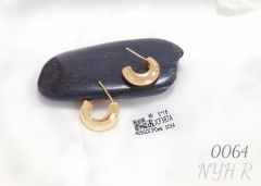 Simple gold earring