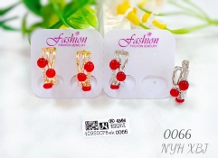 Red bead bright hollow earring