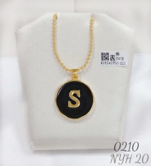 S letter black background round necklace