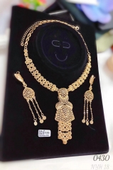 Gorgeous high-end gold necklace earring