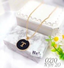 T letter black background round necklace