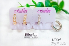 Half zircon half pearl exquisite earrings