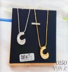 Letter C shiny necklace