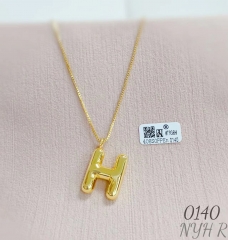 Letter H shiny necklace