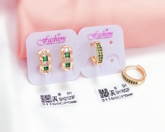 Exquisite green gem earring