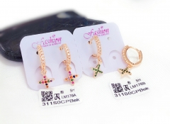 Irregular gold pendant earring