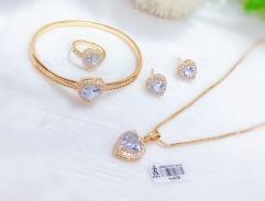 Whiter gem heart exquisite jewelry set