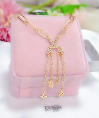 Classic style gold necklace